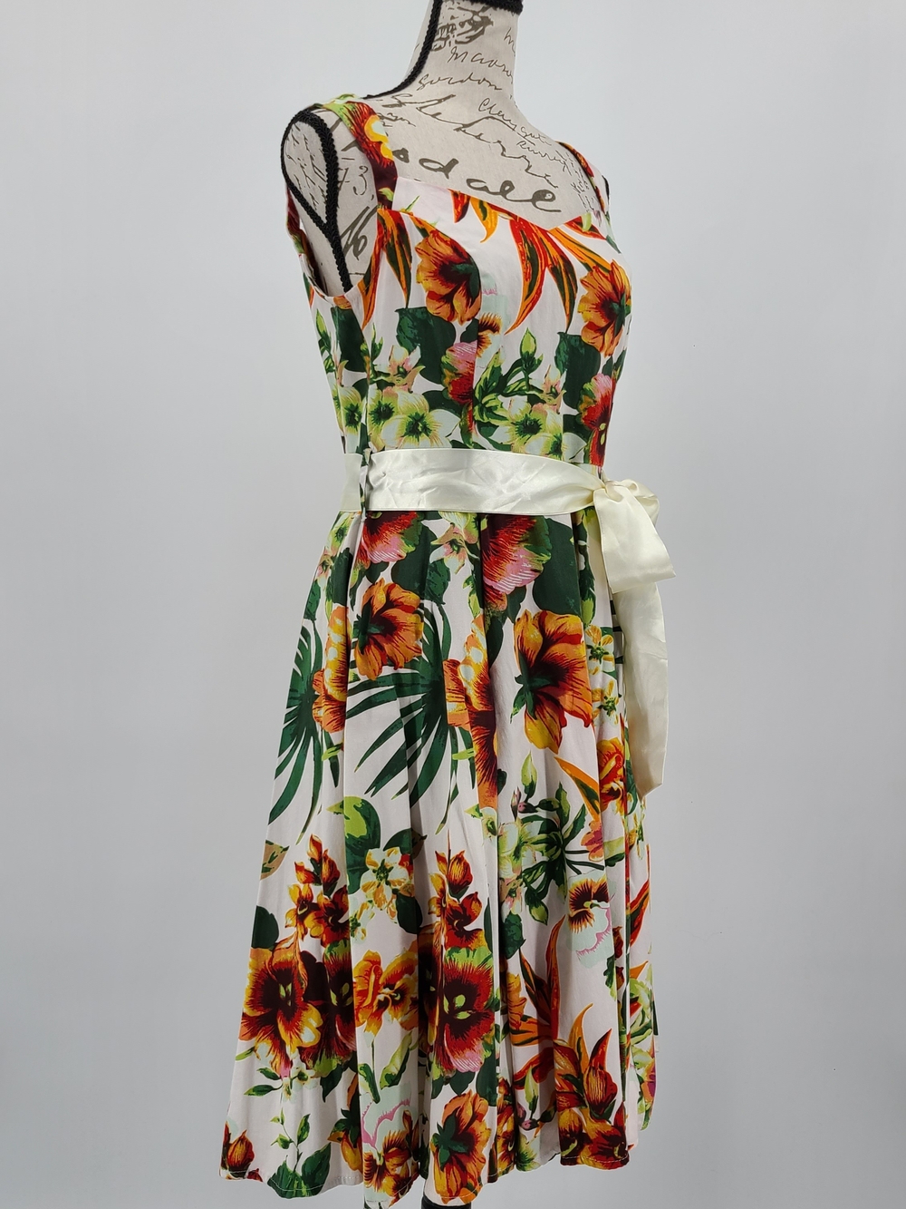 ModCloth Hearts And Roses Cotton Tropical Fit And Flare Dress Size USA 6